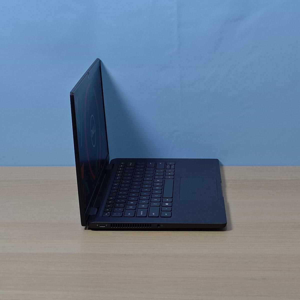 Dell Latitude 7320 Samping Kiri Dell Latitude 7320 Samping Kiri Butik Laptop